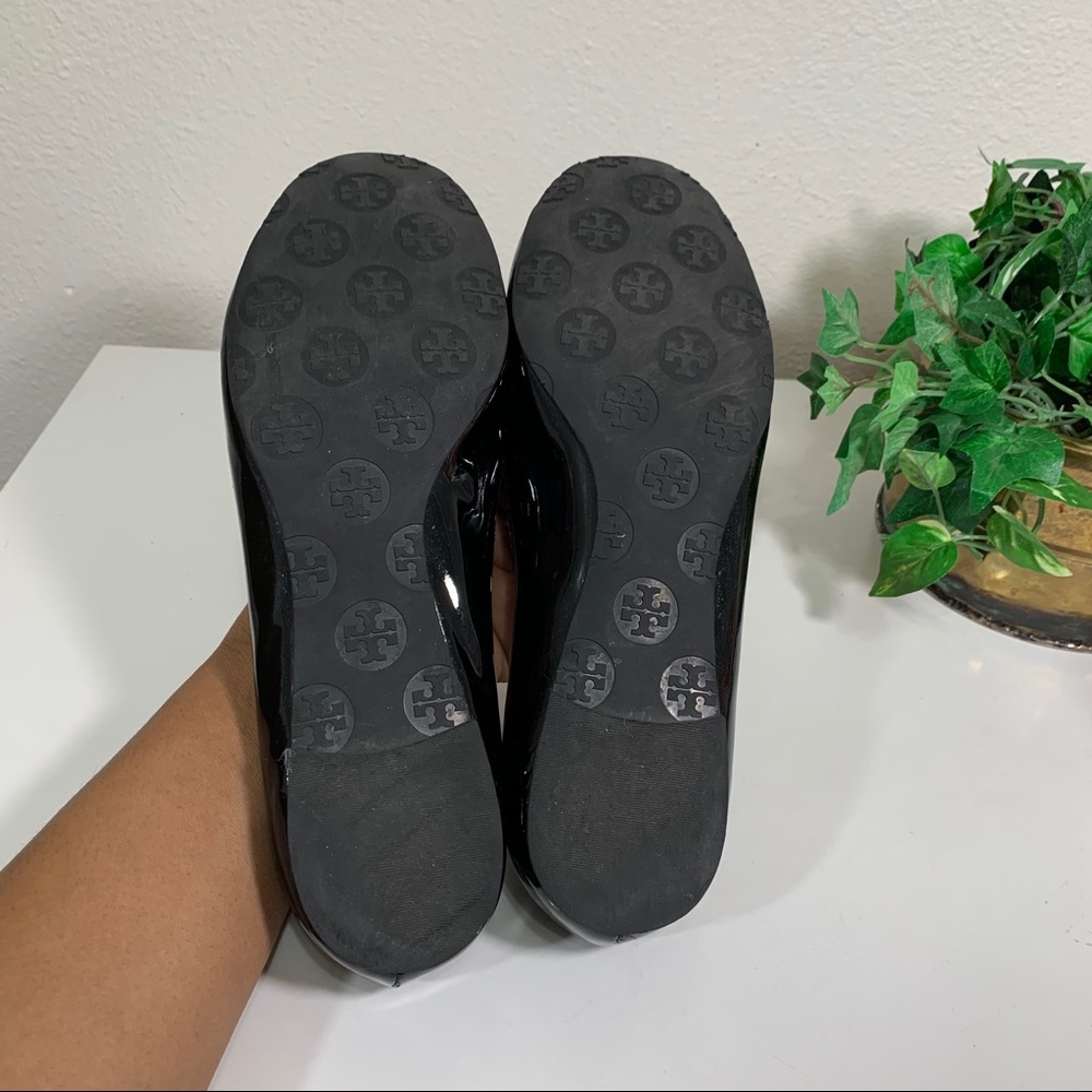 TORY BURCH Patent Leather REVA Silver Logo Flats - Picture 8 of 9